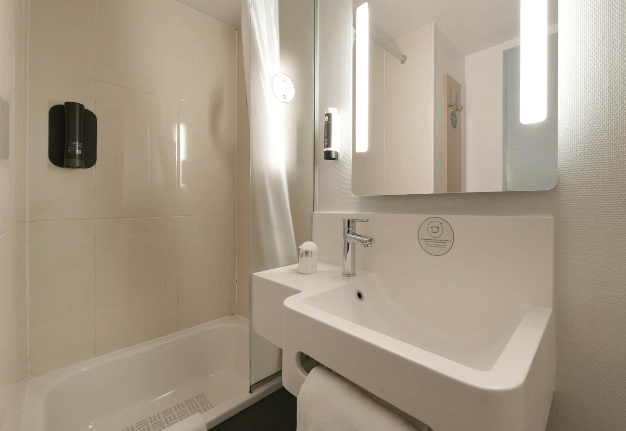 B&B Hotel Alencon Nord Kültér fotó