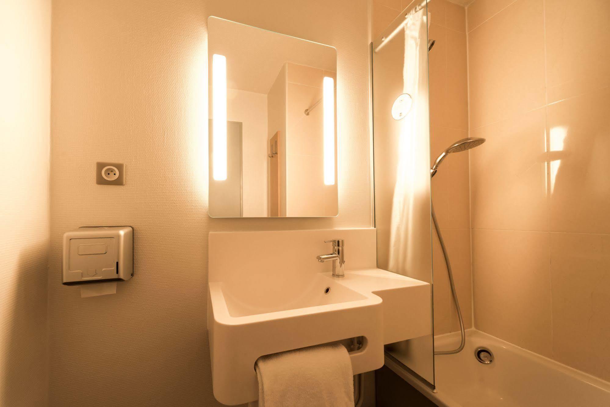 B&B Hotel Alencon Nord Kültér fotó